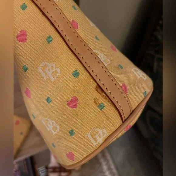 Dooney & Burke Y2K Vintage Bucket Bag with Coin Purse 💛 - Picture 8 of 14